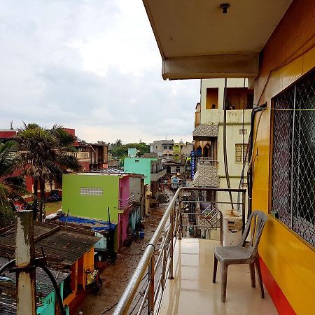 Hotel Swarg Puri Esterno foto