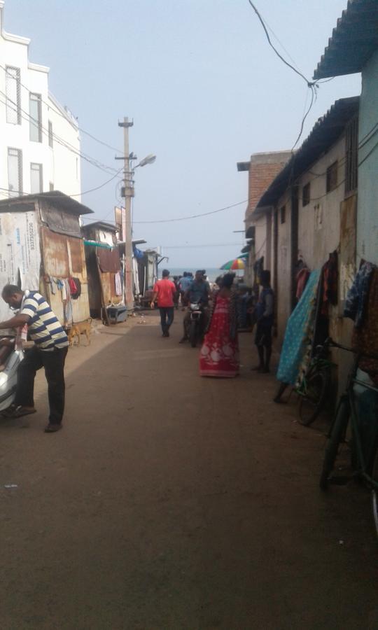 Hotel Swarg Puri Esterno foto
