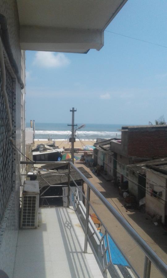 Hotel Swarg Puri Esterno foto