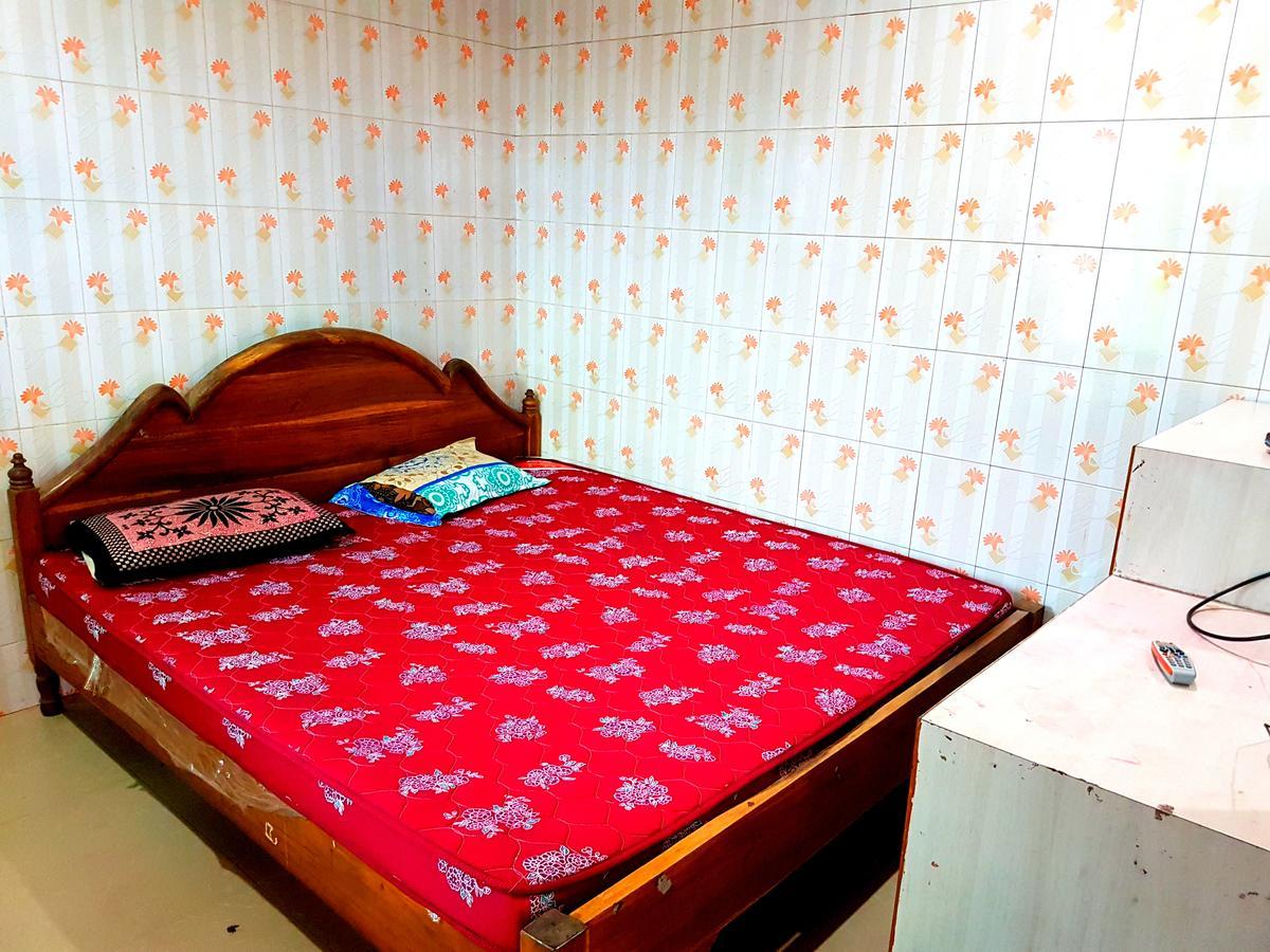 Hotel Swarg Puri Esterno foto