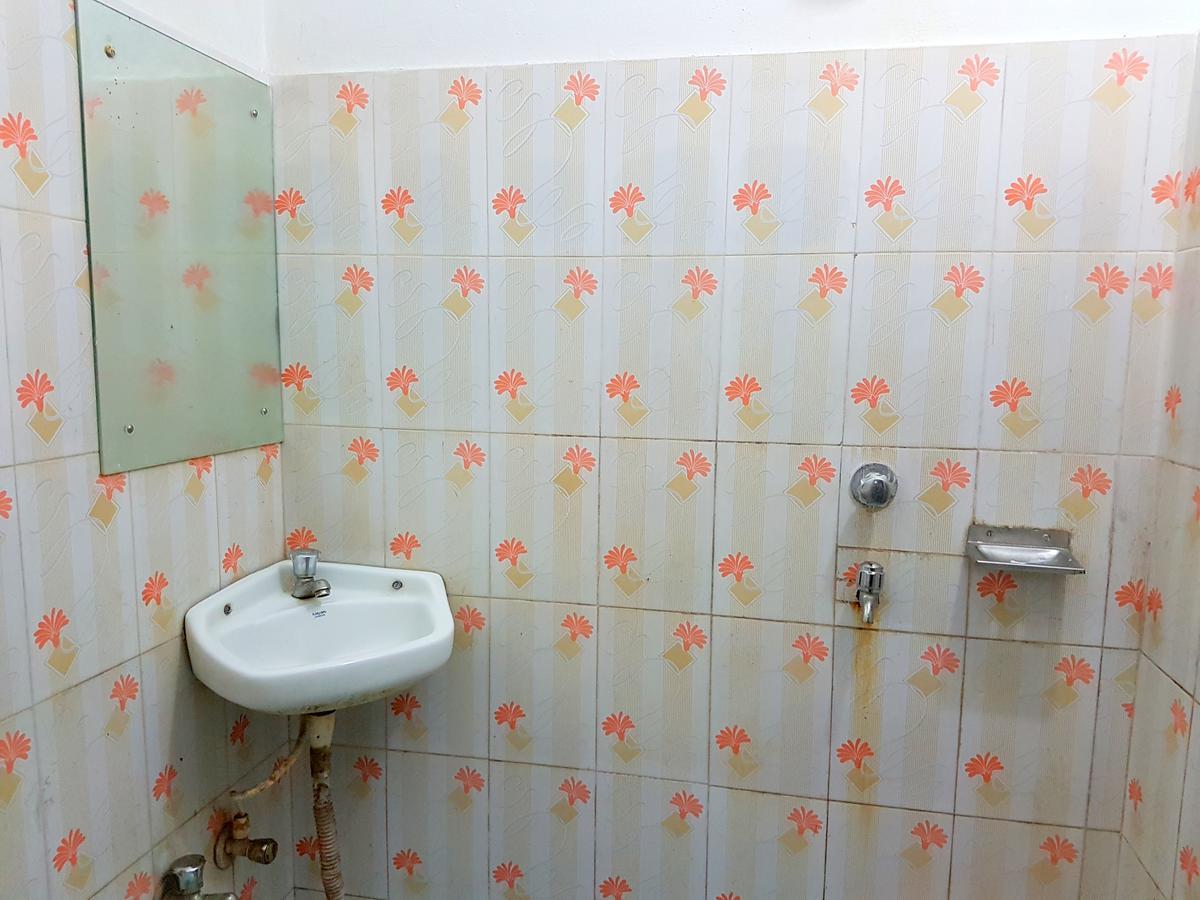 Hotel Swarg Puri Esterno foto